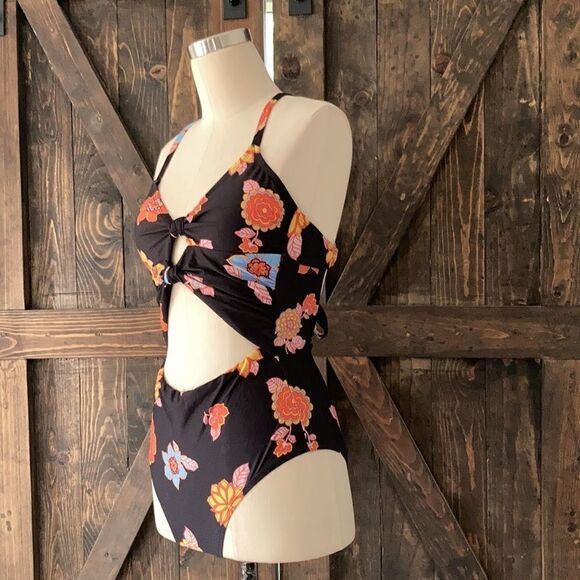 ModCloth sophia one piece black retro swimsuit - Picture 5 of 13